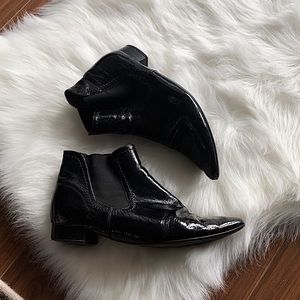 PETER KAISER Black Ankle Boots Pointed Toe Shiny Sz 6.5 Flat Booties